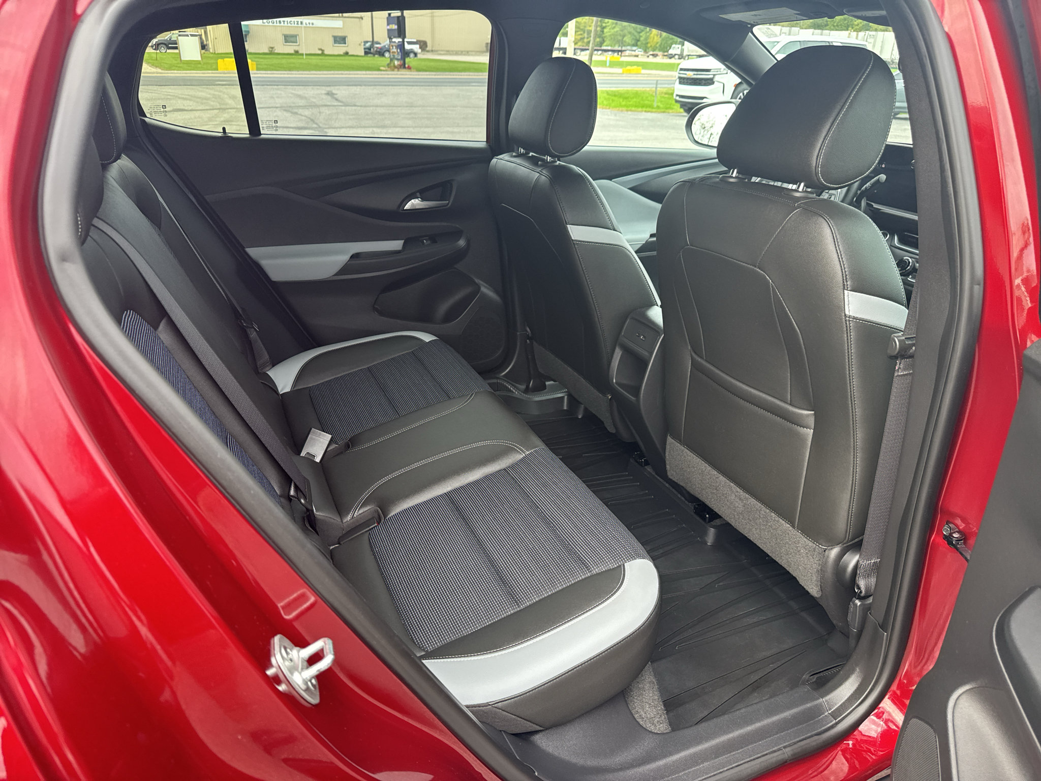 Used 2025 Buick Envista Preferred w/ Convenience I Package FWD image 28