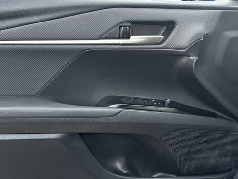 Used 2025 Toyota Camry SE image 26