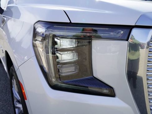 Used 2023 GMC Yukon Denali w/ Advanced Technology Package AWD/4WD image 95