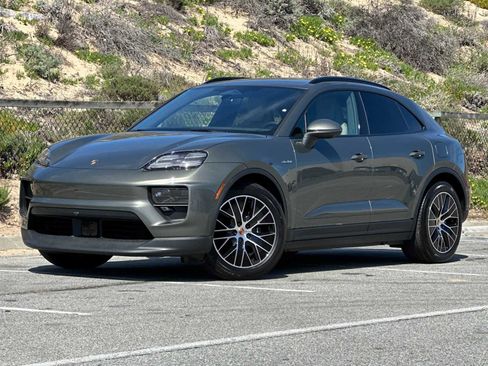 New 2026 Porsche Macan 4 Electric image 1