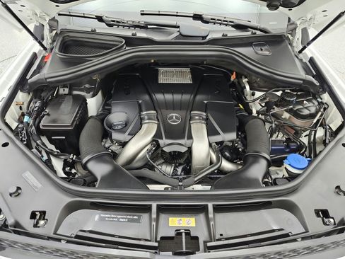 Used 2018 Mercedes-Benz GLS 550 4MATIC image 17