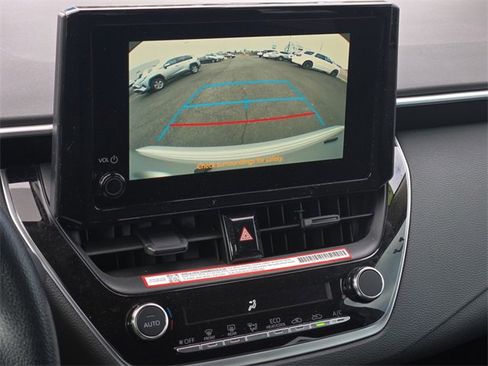 Certified 2025 Toyota Corolla LE image 21