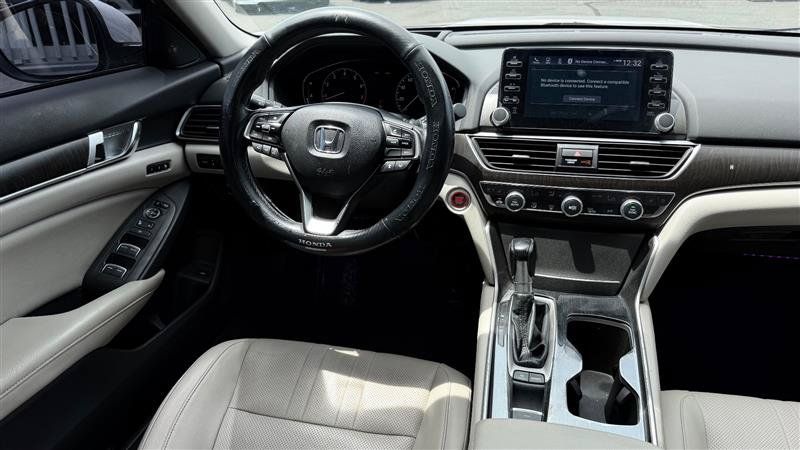 Used 2018 Honda Accord Touring image 17