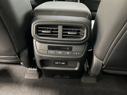 New 2025 Honda Pilot Touring image 31