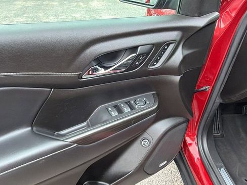 Used 2021 GMC Acadia SLT w/ Preferred Package image 12