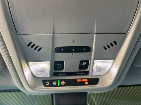 Used 2019 Chevrolet Equinox Premier FWD image 37