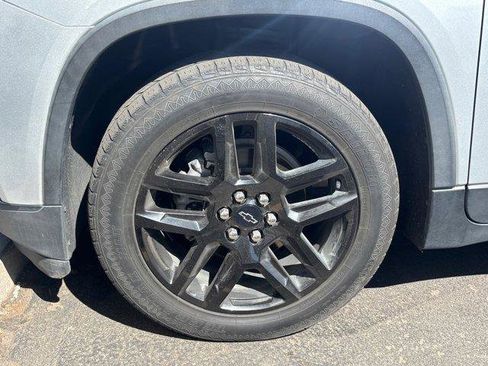 Used 2021 Chevrolet Traverse LS image 6