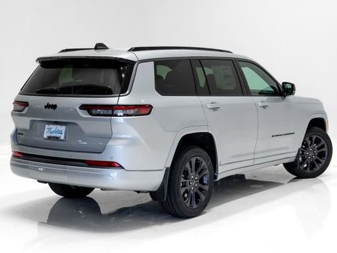New 2026 Jeep Grand Cherokee L Limited AWD/4WD image 30