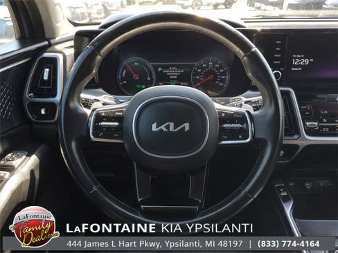 Used 2023 Kia Sorento EX image 29