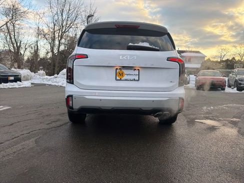 Certified 2024 Kia Telluride EX w/ EX Captain's Chair Package image 4