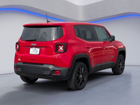 Used 2023 Jeep Renegade Latitude AWD/4WD image 9