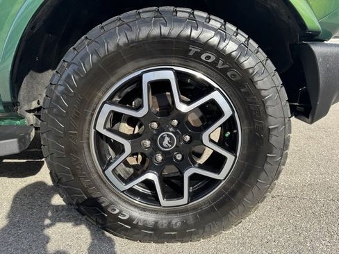 Used 2024 Ford Bronco Outer Banks image 10