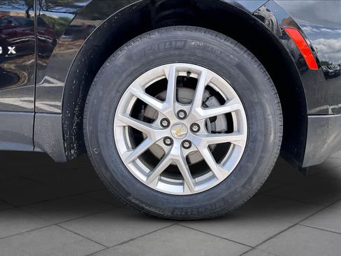 Used 2024 Chevrolet Equinox LT w/ LPO, Floor Liner Package FWD image 10
