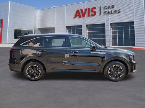 Used 2024 Kia Sorento S image 5
