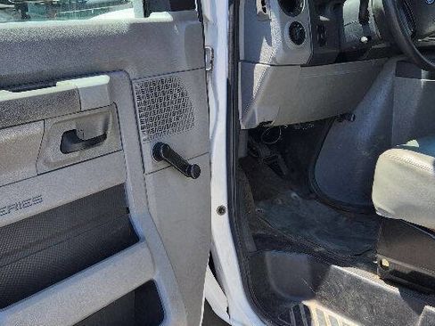 Used 2012 Ford E-450 and Econoline 450 Super Duty w/ Shuttle Bus Prep Pkg image 5