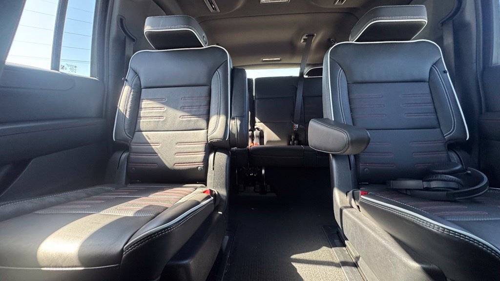 Used 2025 GMC Yukon XL AT4 Ultimate w/ LPO, Floor Liner Package AWD/4WD image 34