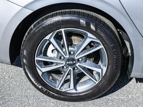 Used 2024 Kia Forte LXS image 14