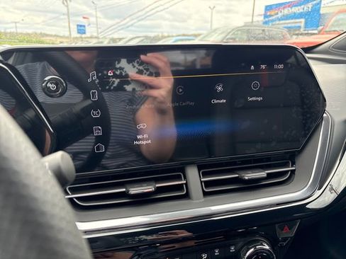 New 2026 Chevrolet Trax RS w/ Sunroof Package image 18