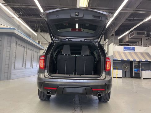 Used 2011 Ford Explorer XLT w/ 202A Rapid Spec Order Code image 9