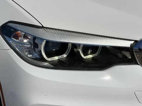 Used 2018 BMW 530e w/ Premium Package 2 RWD image 33