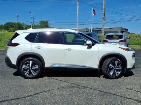 Used 2023 Nissan Rogue SL AWD/4WD image 2