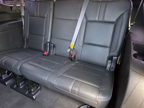 Used 2022 Chevrolet Suburban RST w/ Luxury Package image 11