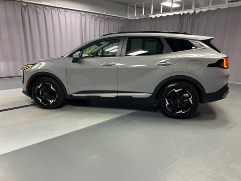 Used 2026 Kia Sportage EX w/ EX Panorama Roof Package image 4