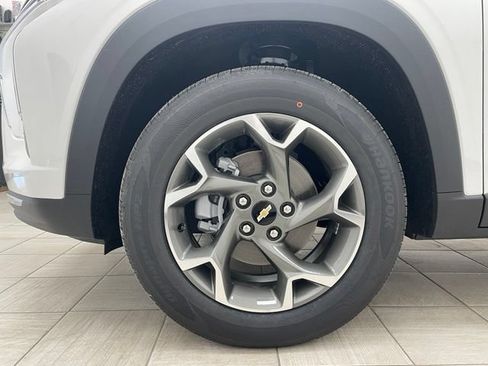 New 2026 Chevrolet Trax LT w/ Driver Confidence Package FWD image 6