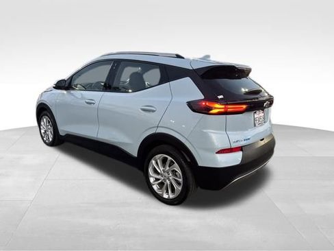 Certified 2023 Chevrolet Bolt EUV LT image 3