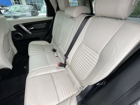Used 2022 Land Rover Discovery Sport SE AWD/4WD image 19