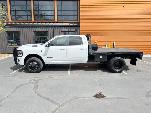 Used 2020 RAM 3500 Big Horn w/ Level 2 Equipment Group AWD/4WD image 2