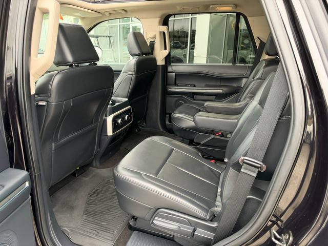 Used 2023 Ford Expedition XLT AWD/4WD image 19