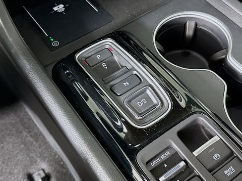 Certified 2025 Honda Pilot Touring image 20
