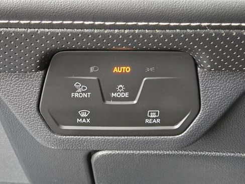 Certified 2024 Volkswagen Atlas Cross Sport SE w/ Black Wheel Package AWD/4WD image 16