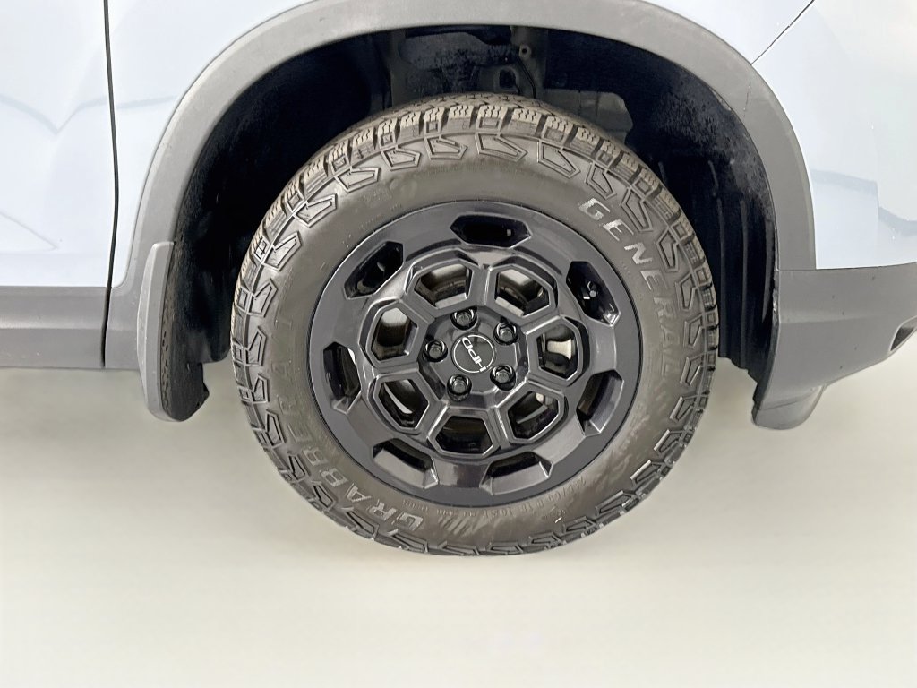 Certified 2025 Honda Ridgeline Sport+ image 32