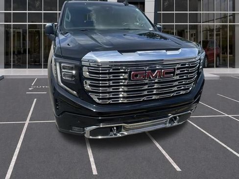 Used 2023 GMC Sierra 1500 Denali w/ Technology Package AWD/4WD image 13