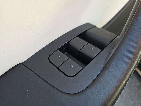 Used 2022 Tesla Model Y Long Range image 29