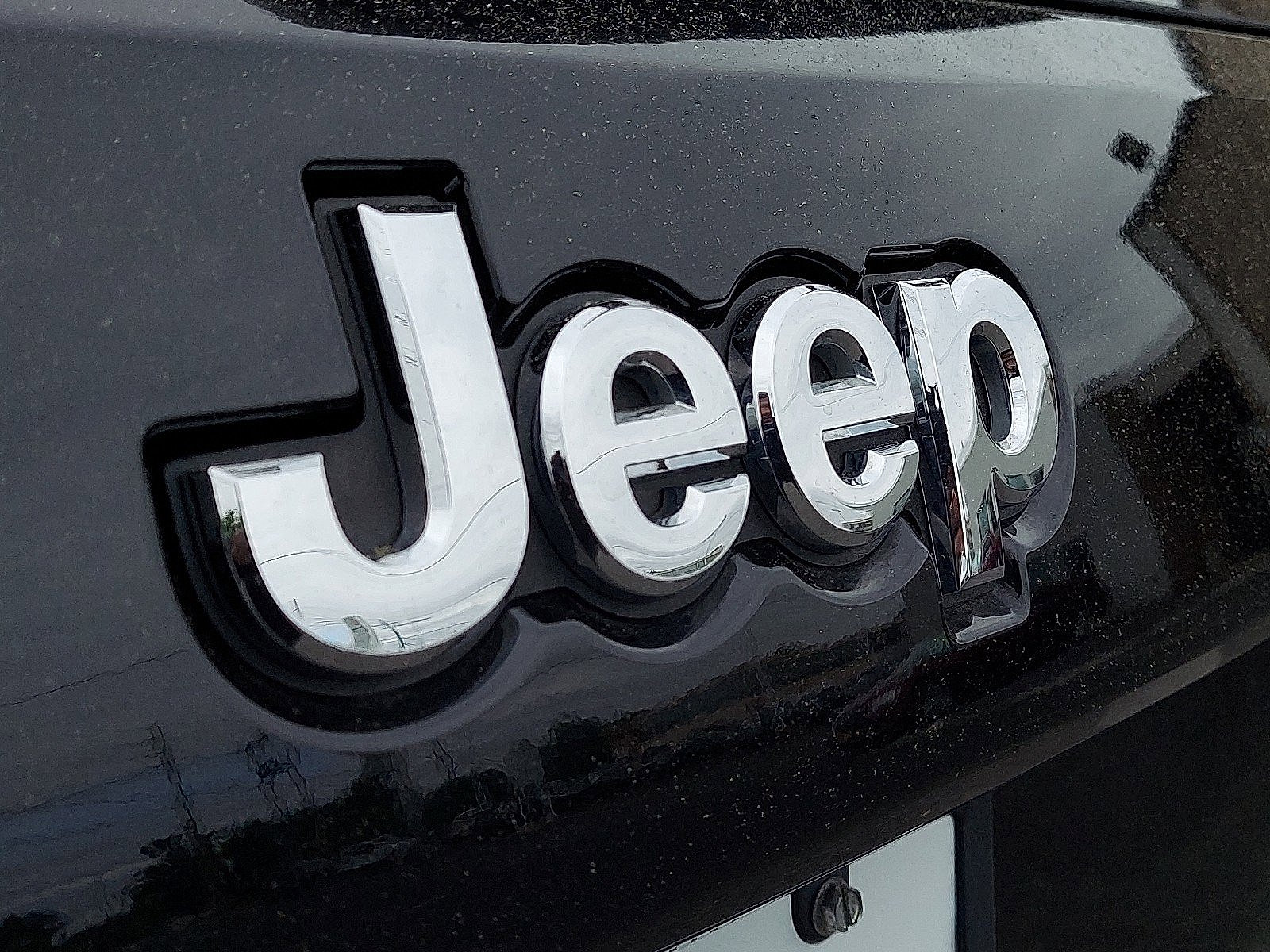 Used 2019 Jeep Grand Cherokee Limited AWD/4WD image 27