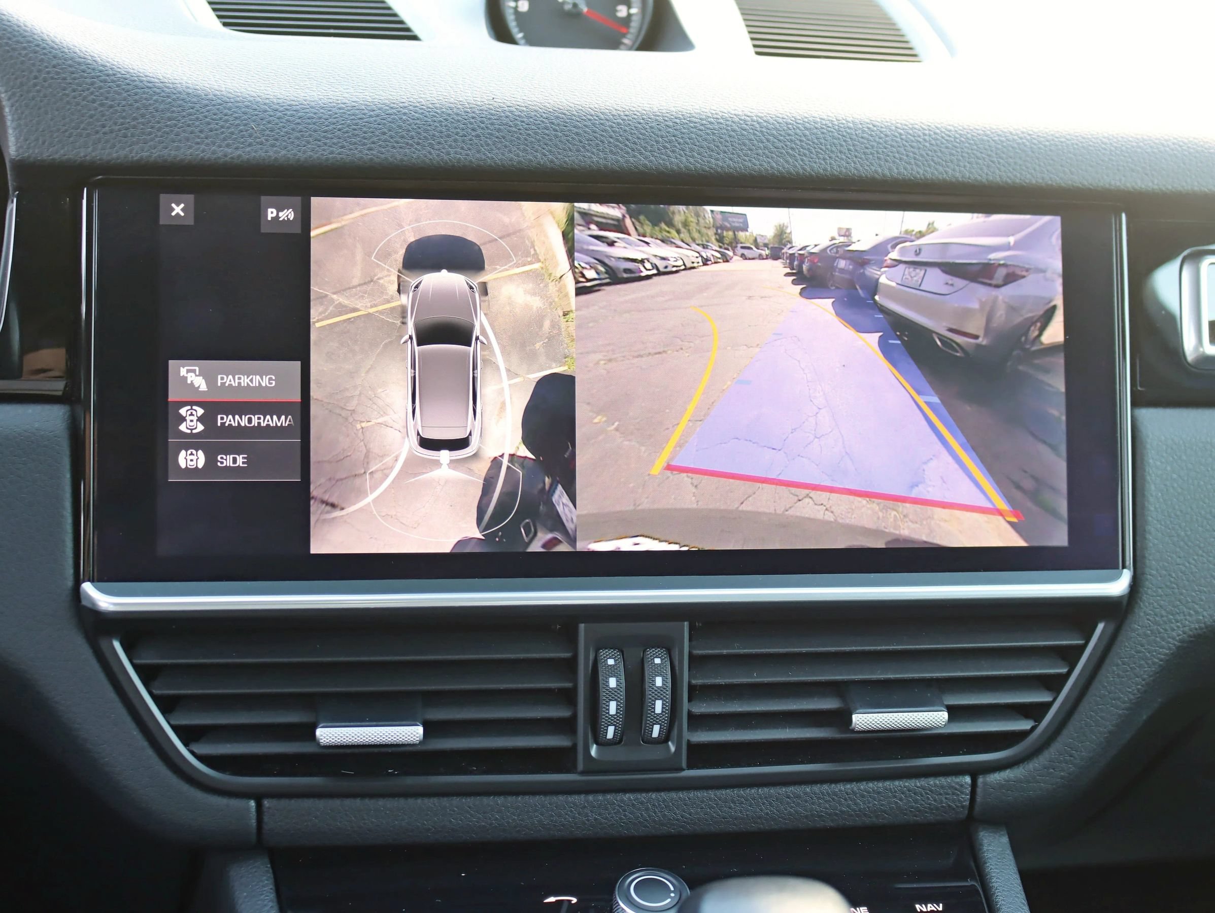 Used 2020 Porsche Cayenne AWD/4WD image 19