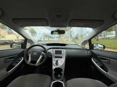 Used 2013 Toyota Prius One FWD image 10
