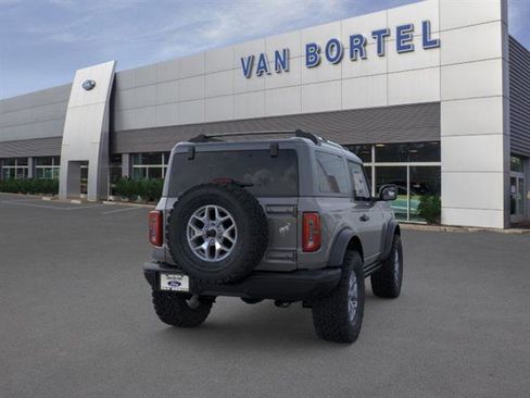 New 2025 Ford Bronco Badlands image 8