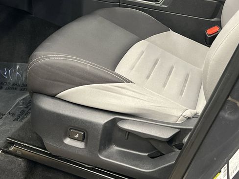 Used 2025 Toyota Tacoma TRD Off-Road image 10