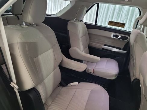 Used 2022 Ford Explorer XLT image 57
