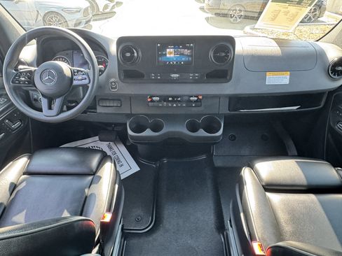 Used 2023 Mercedes-Benz Sprinter 2500 image 23