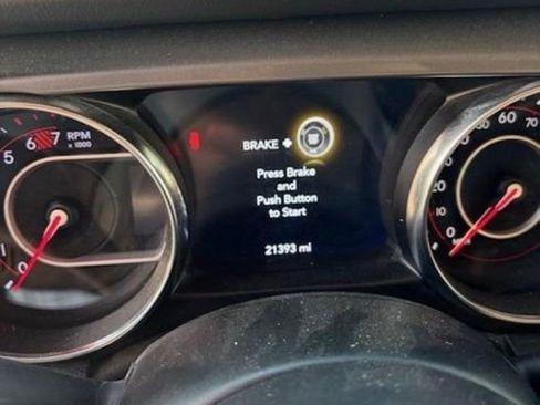 Used 2021 Jeep Wrangler Unlimited Rubicon AWD/4WD image 2