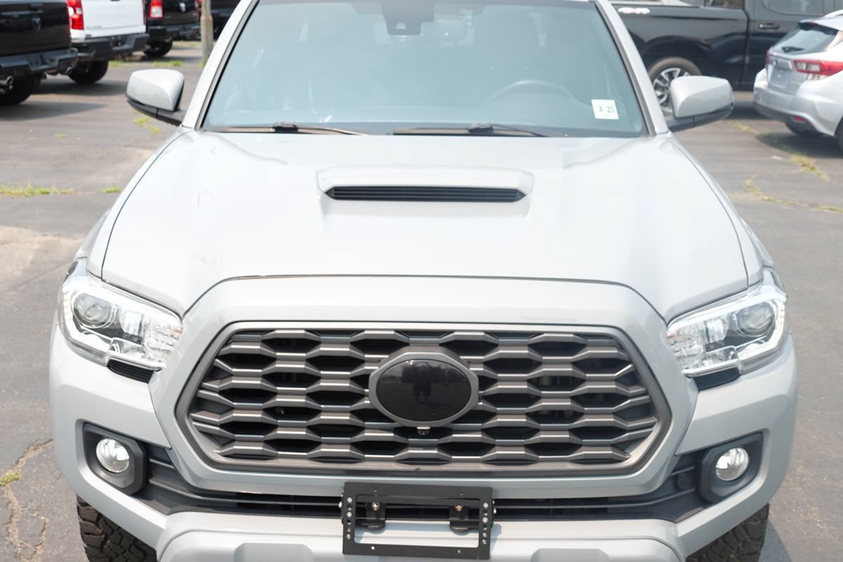 Used 2020 Toyota Tacoma TRD Off-Road AWD/4WD image 6