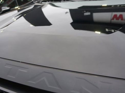 Used 2024 Nissan Titan SV w/ SV Convenience Package image 99