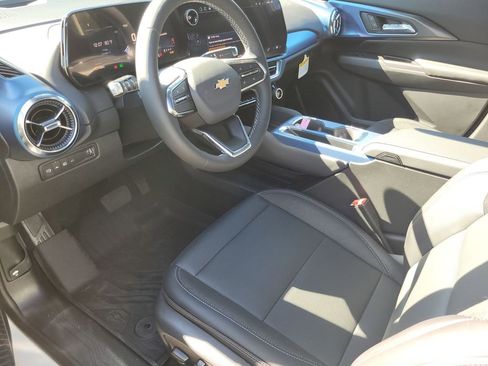 New 2026 Chevrolet Equinox EV LT image 10