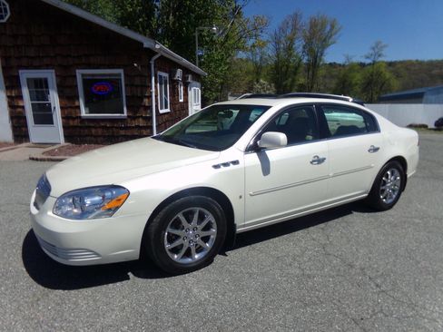 Used 2007 Buick Lucerne CXL FWD image 1