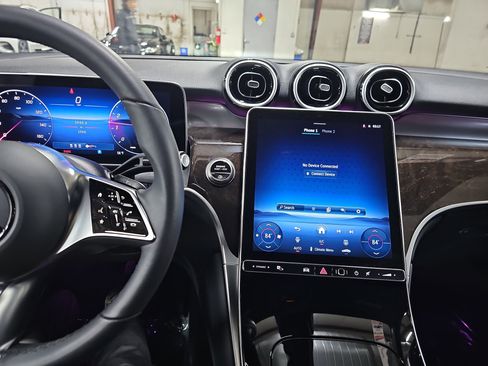 Certified 2025 Mercedes-Benz GLC 300 4MATIC image 21